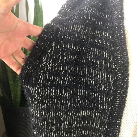 HELMUT LANG Alpaca and Wool Blend Cardigan | HELMUT LANG Sleeveless Cardigan - Picture 5 of 7